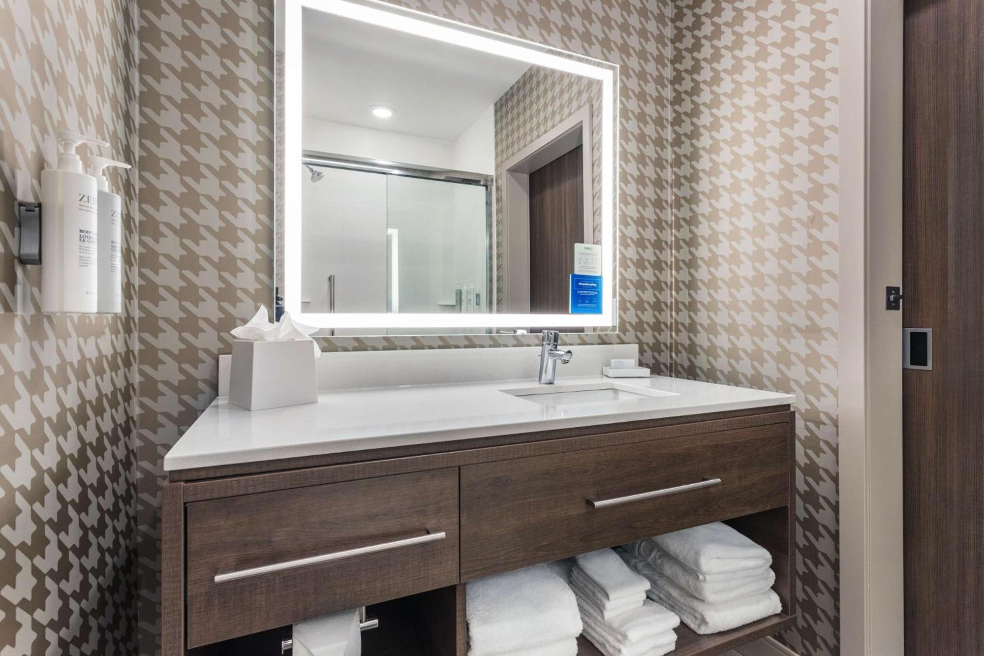 Home2 Suites By Hilton Cedar Rapids Westdale Экстерьер фото